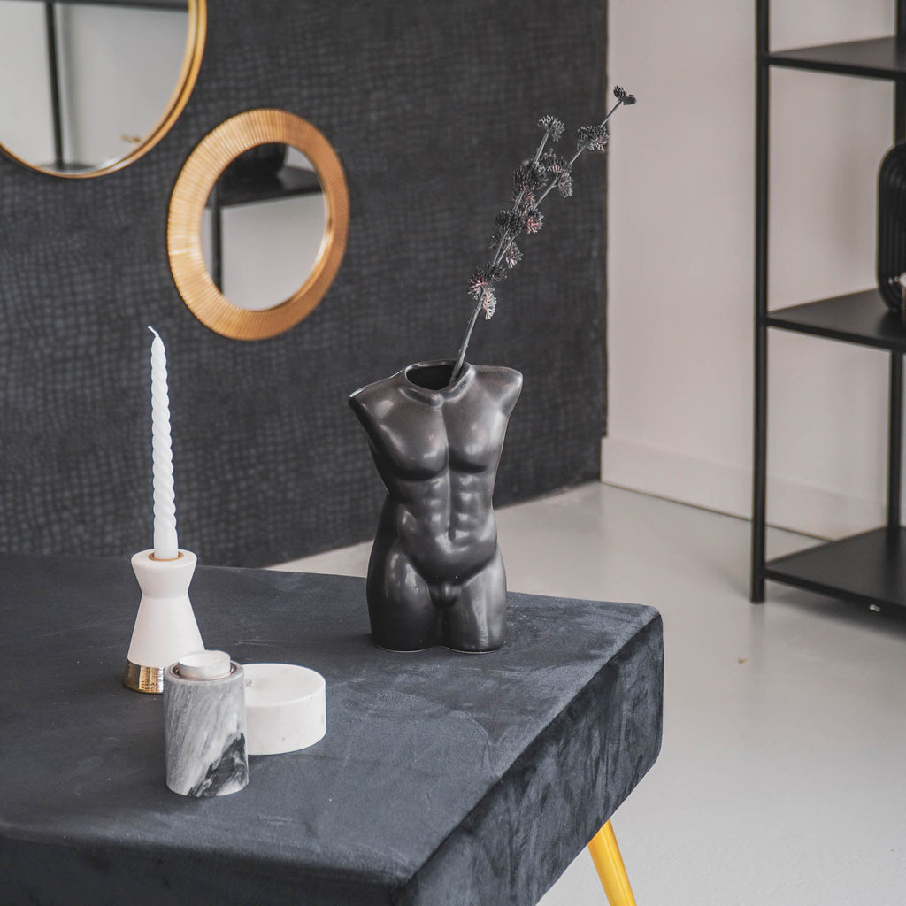 Lina Vaas – Keramiek Torso Zwart (24 cm)