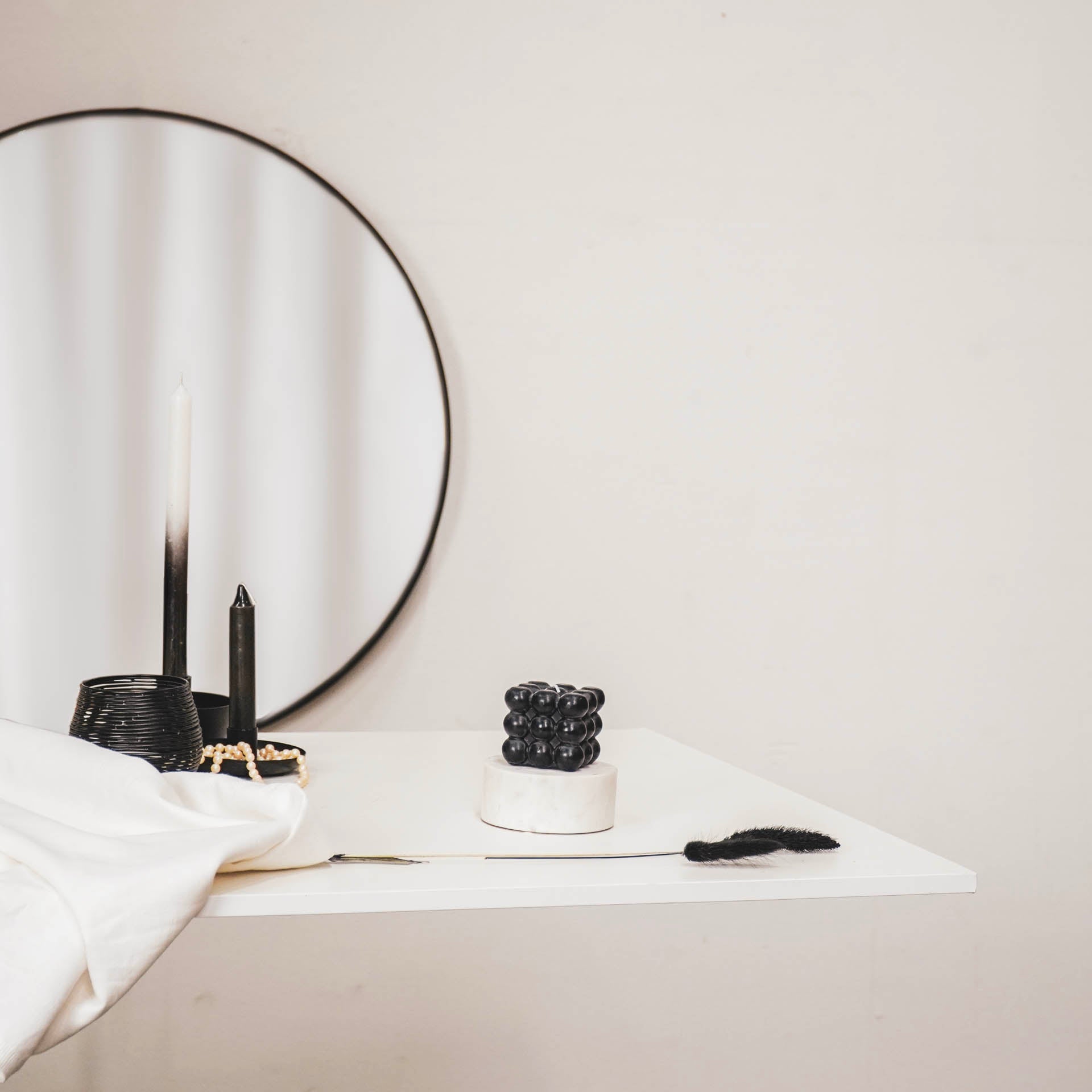 Kuro Kaars – Bubbel (Zwart)