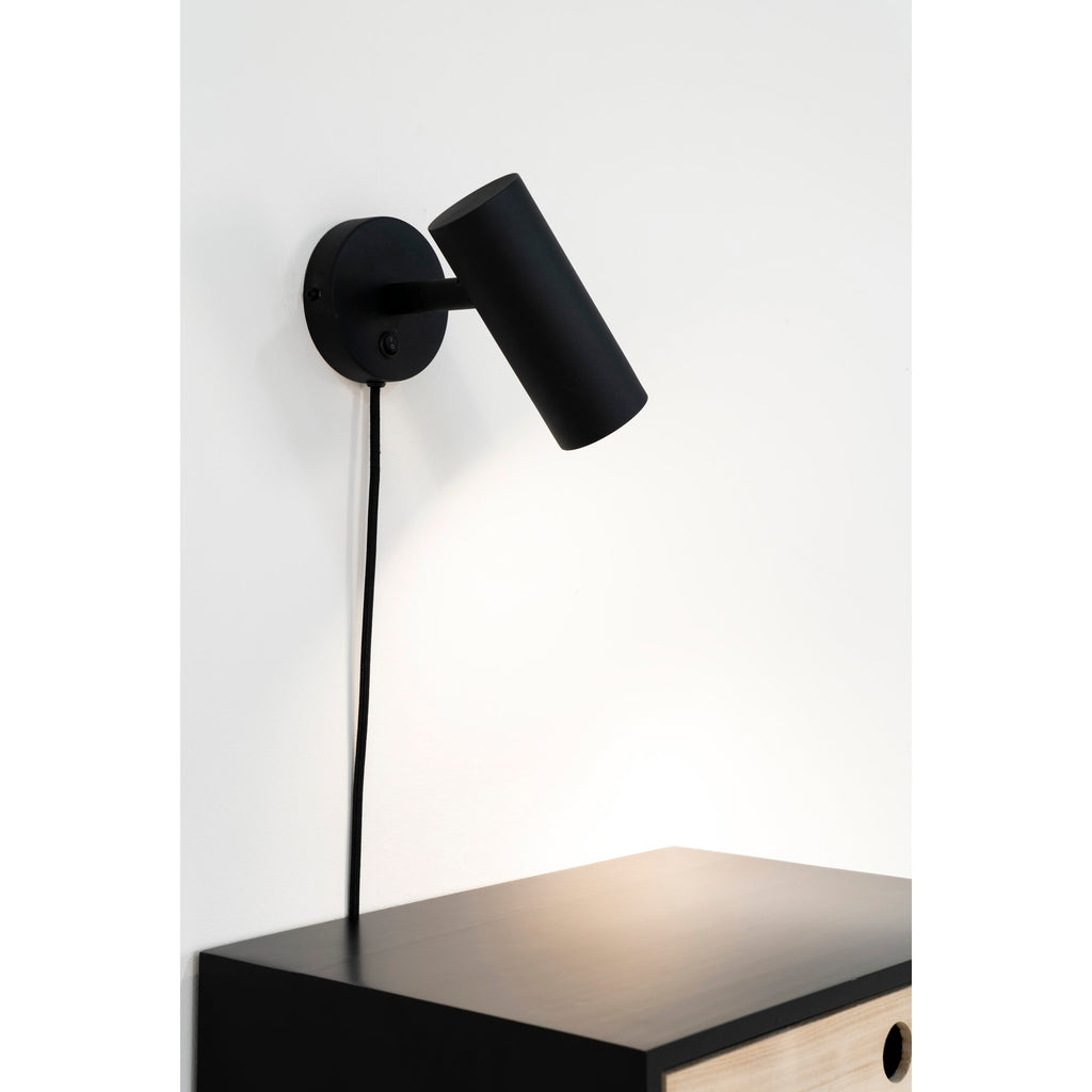 Kuro Wandlamp – Minimal Zwart