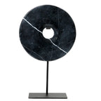 Kuro Sculptuur – Marmeren Schijf op Standaard (Zwart L)