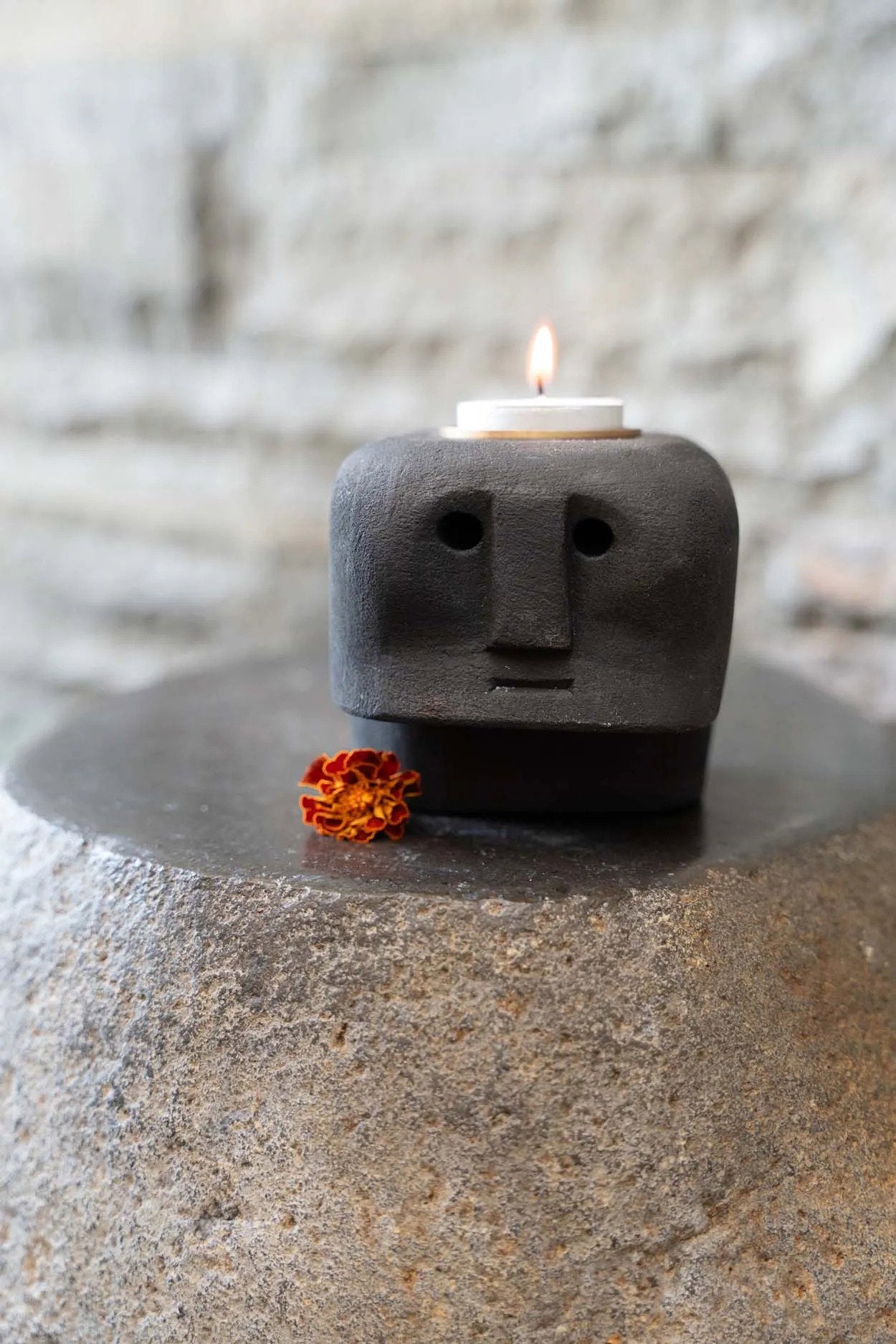 Kuro Kandelaar – Sumba Stone #27 Zwart
