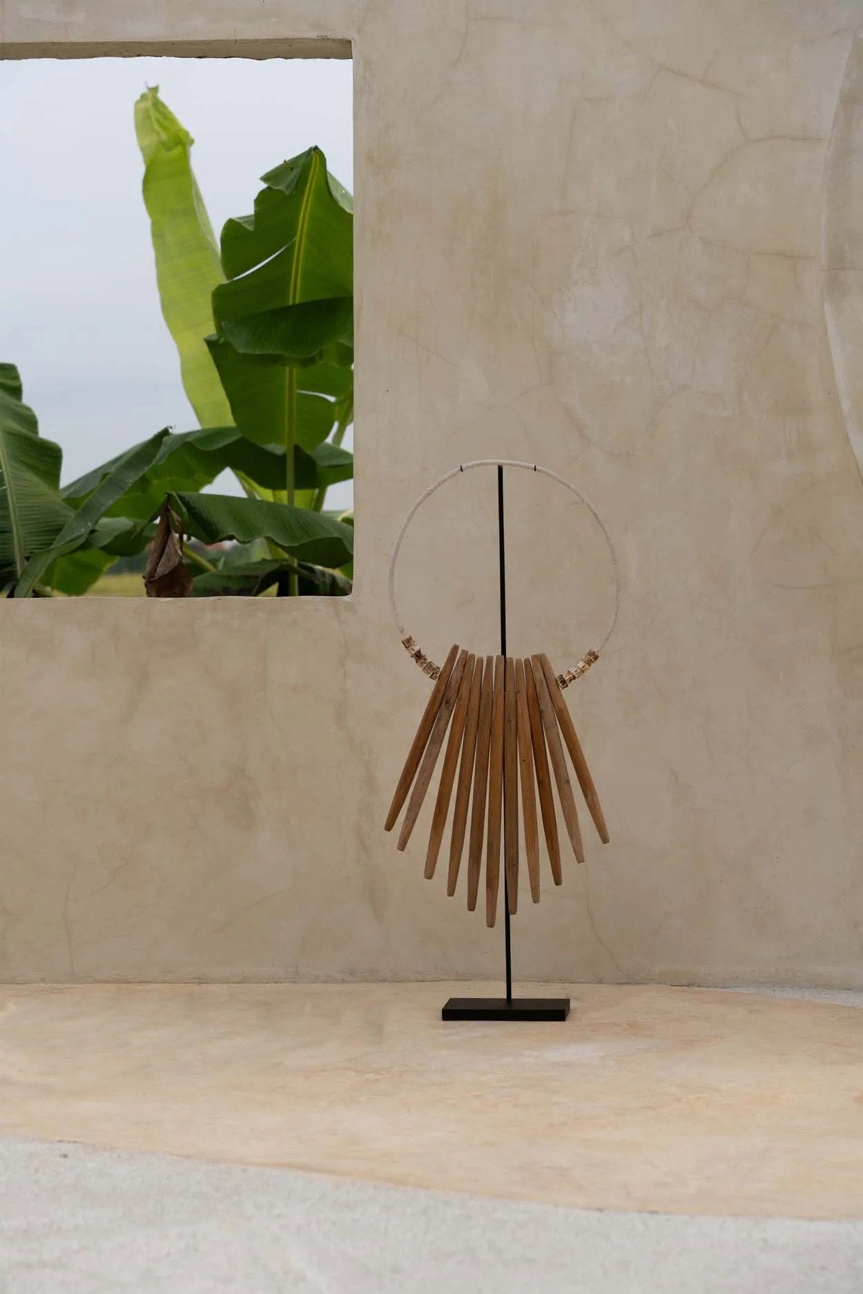 Bali Houtkunst Sculptuur op Standaard