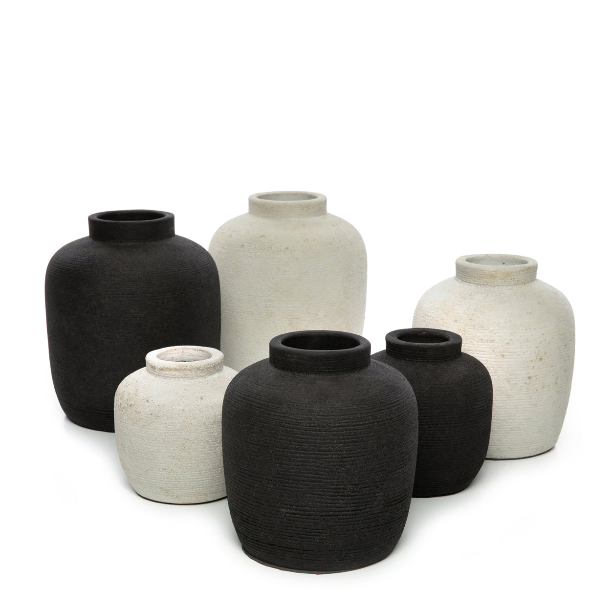 Kuro Peaky Vaas – Terracotta Zwart (M)